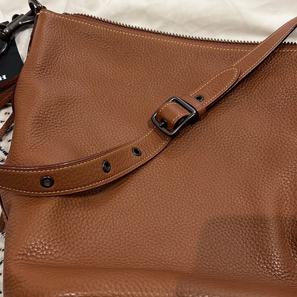 Coach handbag. - Picture 8 of 17